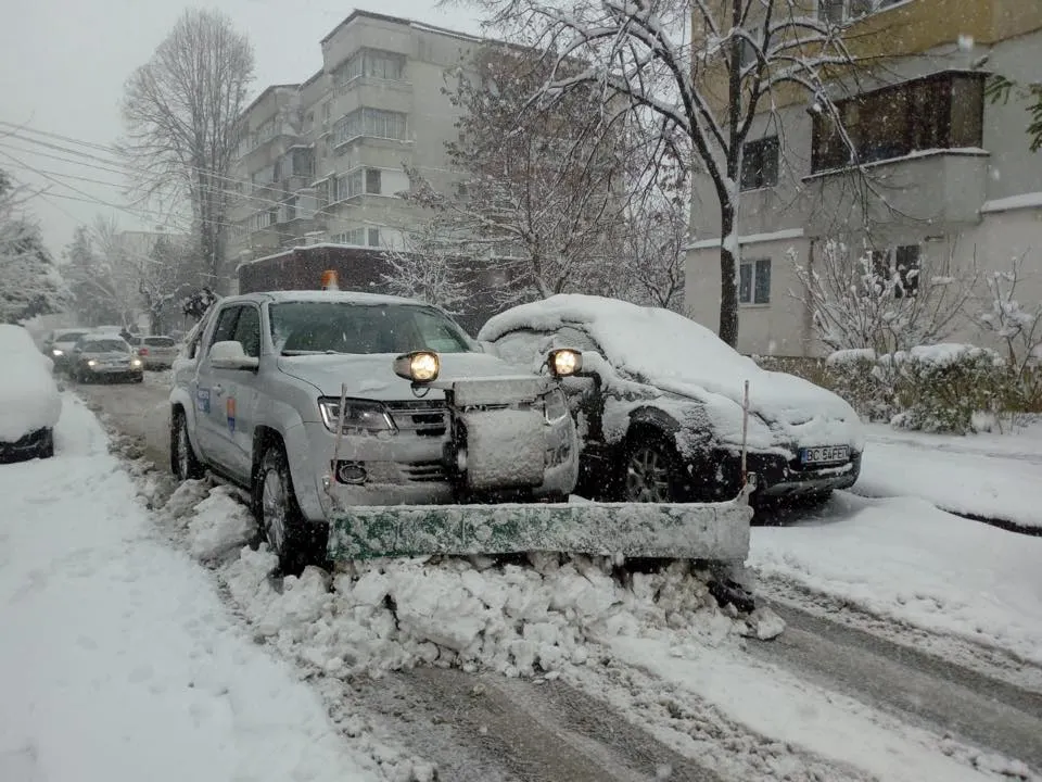 La spital după ce au căzut pe gheață