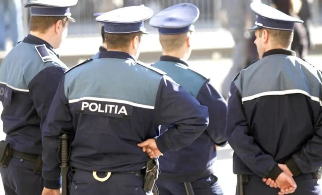 Un adolescent s-a îmbrăcat scump, dar “gratis”. Prejudiciul trece de 3.000 de lei