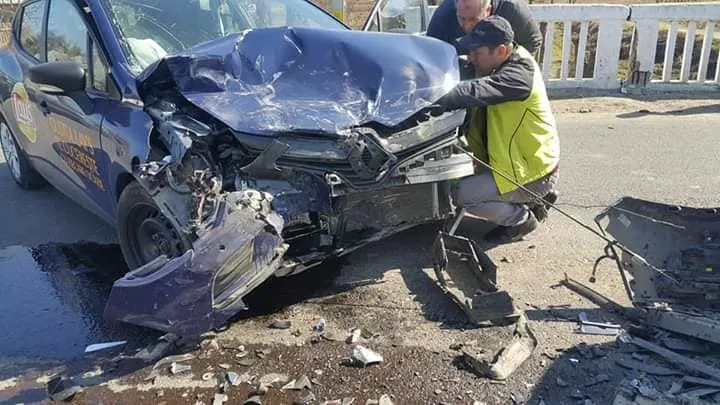 FOTO: Femeie rănită în urma unui accident rutier produs la Onceşti