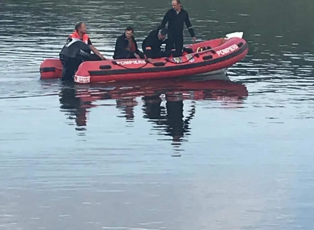 VIDEO:Bărbatul care s-a înecat la pescuit la Fichitești a fost găsit de scafandri