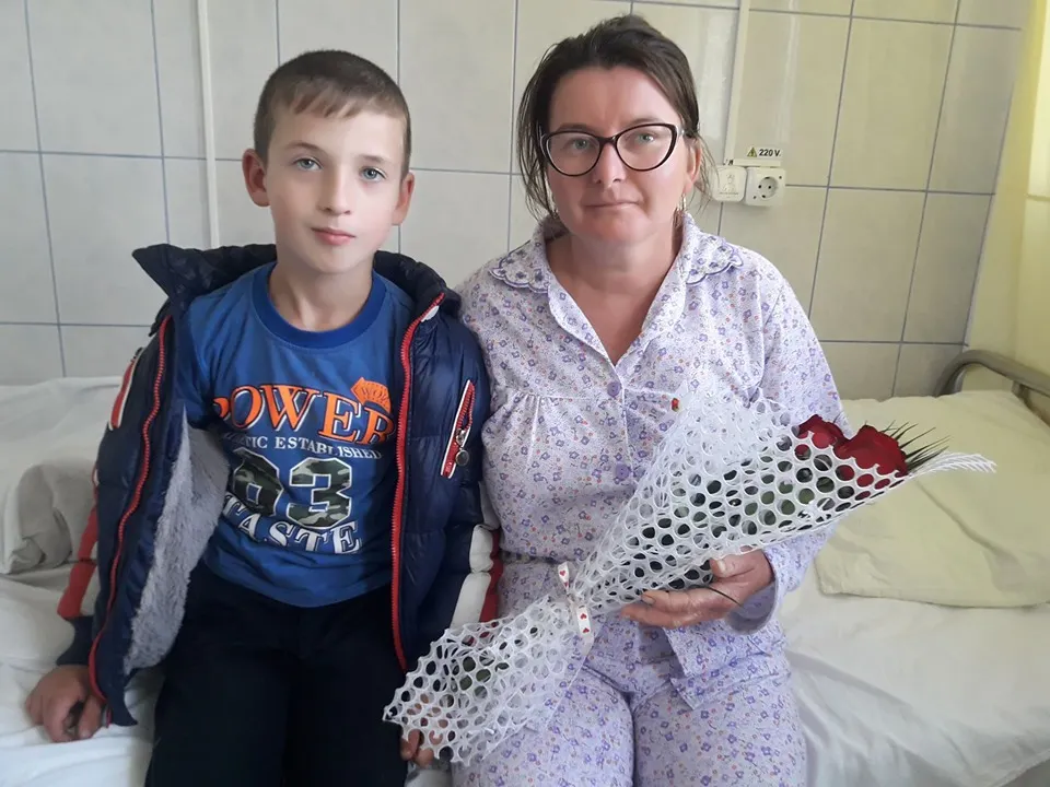 Iuliana are nevoie de noi! A muncit la căpșuni în Germania, are doi copii minunați și acum a primit un diagnostic crunt