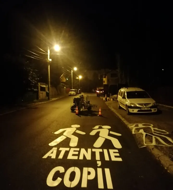 FOTO: „Atenție, copii!” Noi marcaje vizibile de la distanță în apropierea școlilor din Bacău