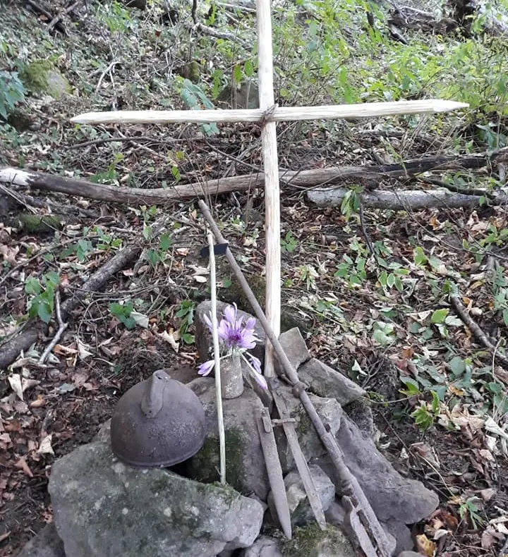 FOTO: Rămășitele unui soldat român căzut în Primul Război Mondial, descoperite ieri, după un secol, la Valea Uzului. Pe 25 octombrie, de Ziua Armatei, se anunță o nouă acțiune de amploare la Cimitirul Internațional