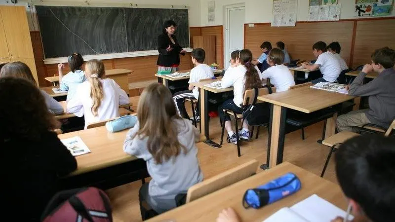 Program-pilot de vorbire în public, derulat cu elevi de gimnaziu din Buhuși