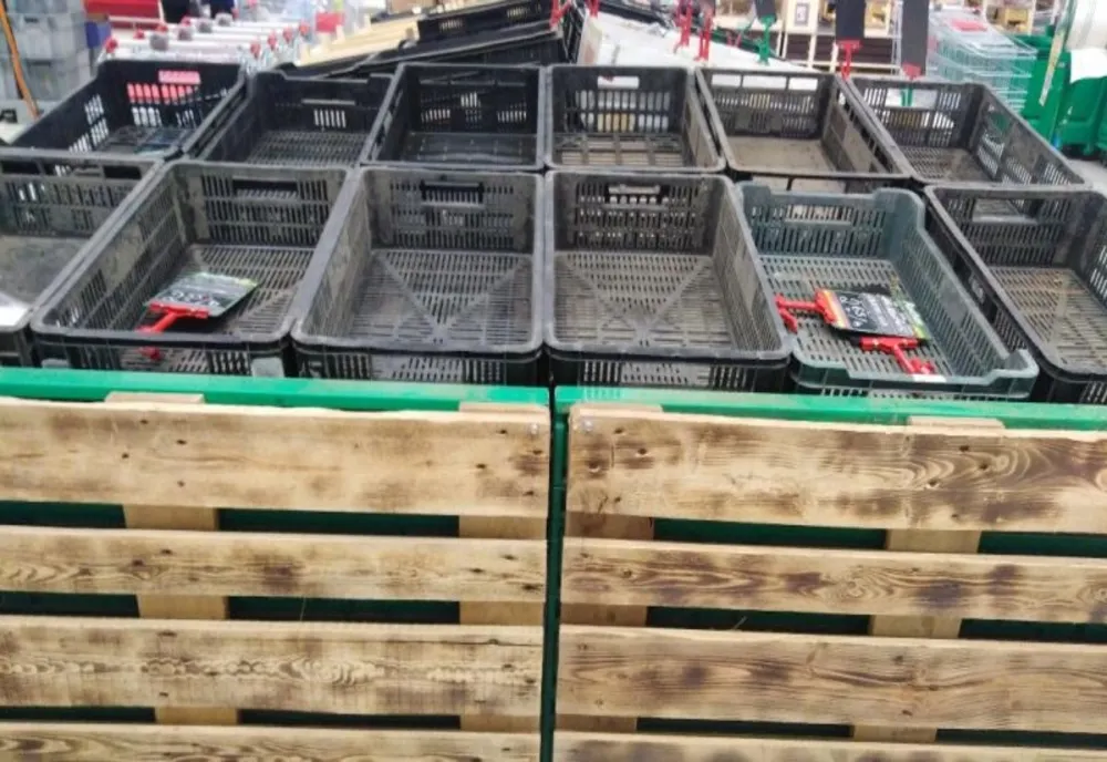 Rafturile magazinelor din Bacău s-au golit. ANPC: „Supermarketurile au stocuri”