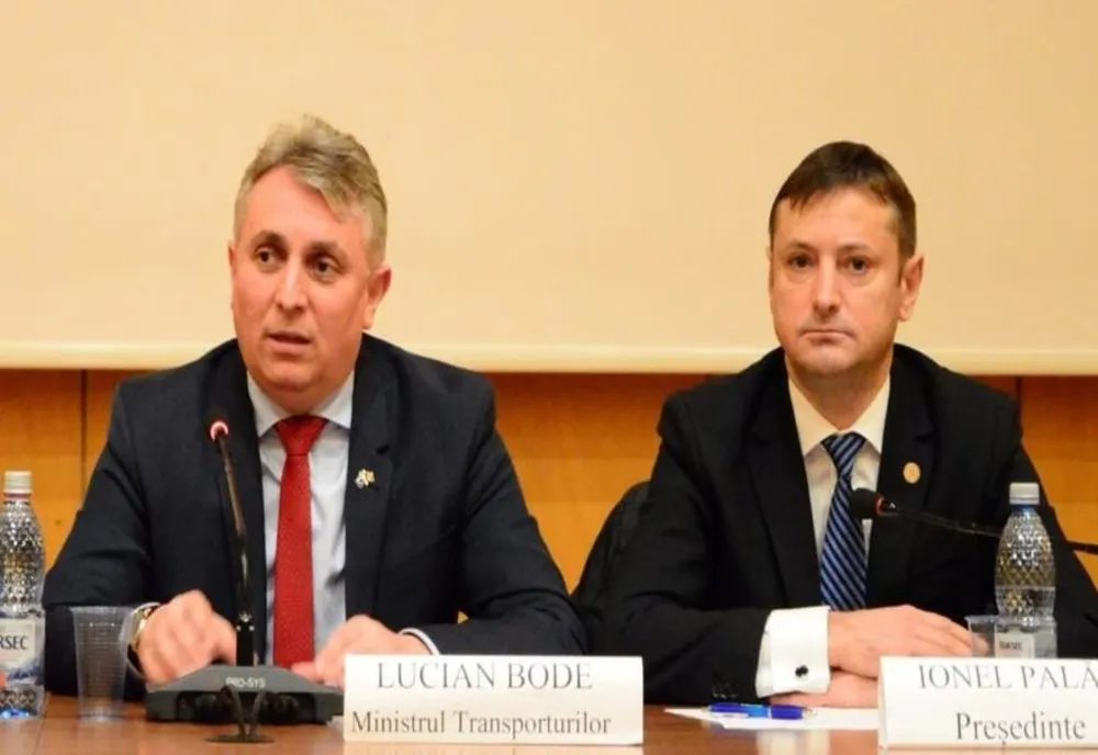Ministrul Lucian Bode: „Există în Bacău câteva persoane care, periodic, aruncă tot felul de fumigene. Autostrada Bacău – Brașov se va face ... indiferent dacă asta îi supără așa tare pe domnii Șova și Benea”