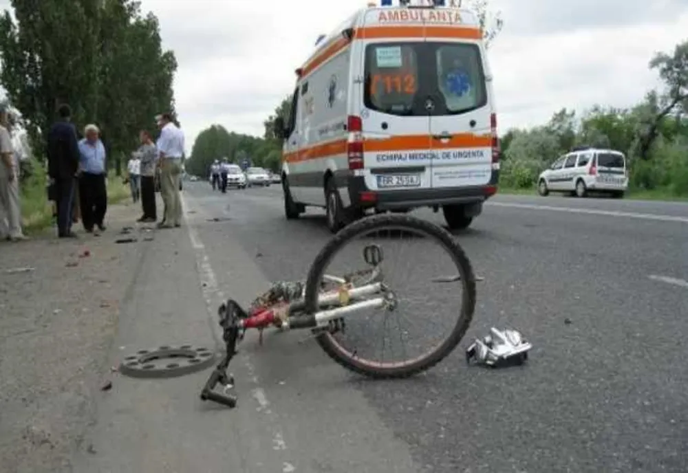 Nu a cedat trecerea și a provocat accident! O femeie a ajuns la spital