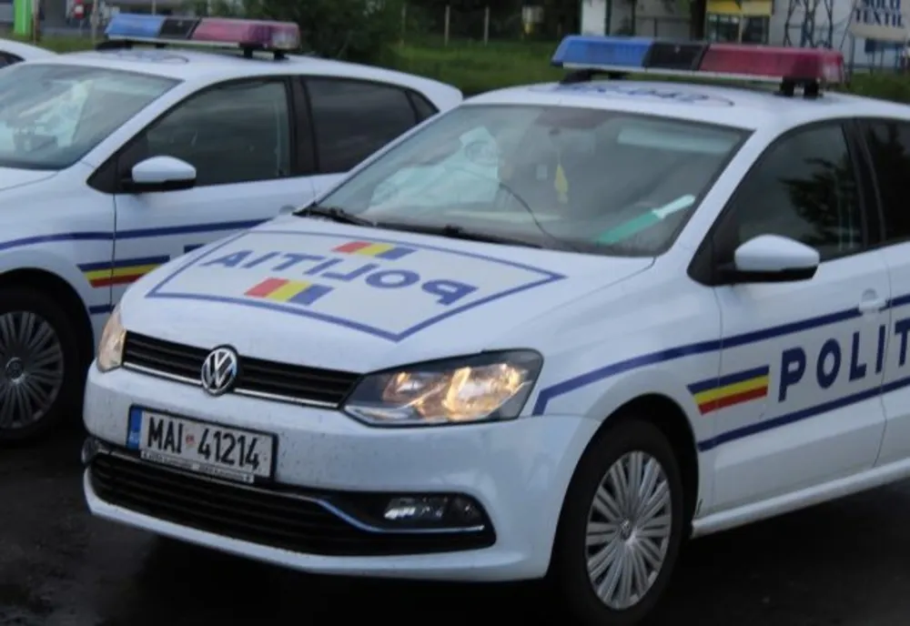 O femeie și doi minori, prinși la furat într-un magazin