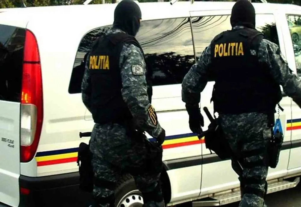 Percheziții în Bacău pentru destructurarea unui grup infracţional organizat, specializat în săvârşirea infracţiunilor de trafic de persoane, trafic de minori și proxenetism
