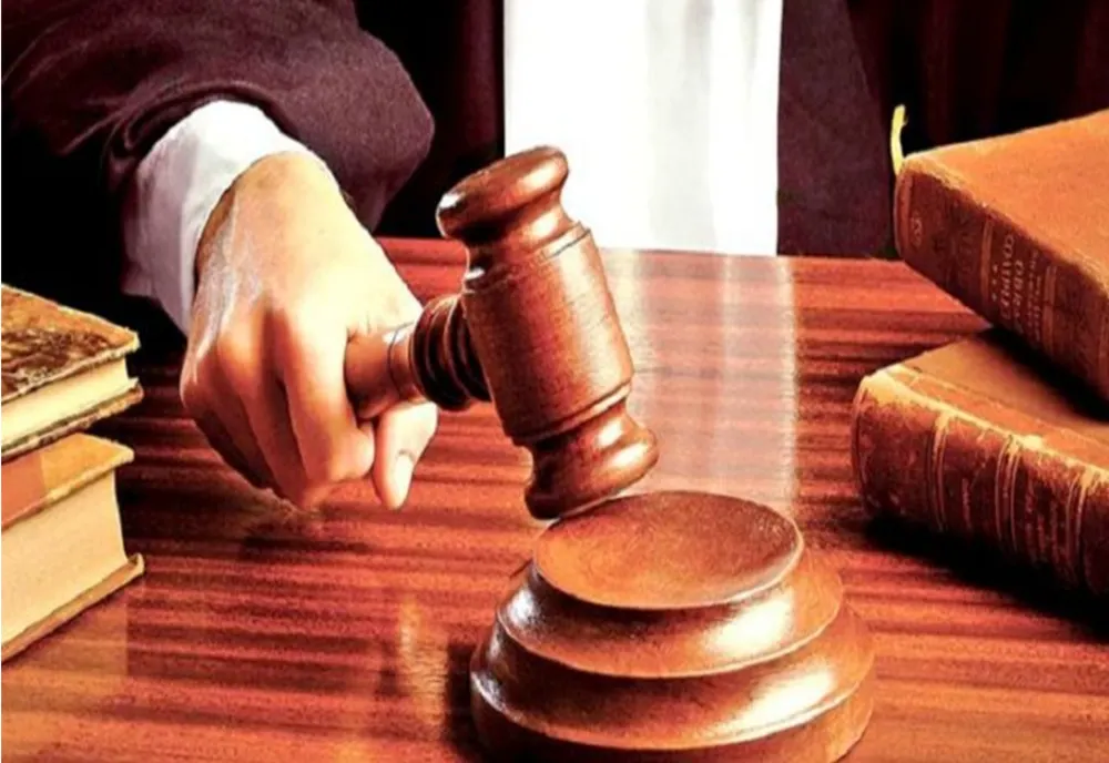 Bărbat reținut de polițiști după ce și-a bătut copiii. Ce vârste au minorii