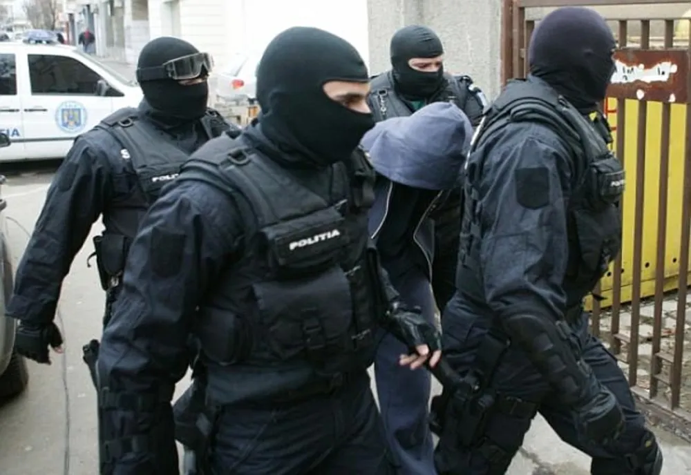 Perchezițiile din 36 de județe s-au terminat cu peste 80 de arme indisponibilizate