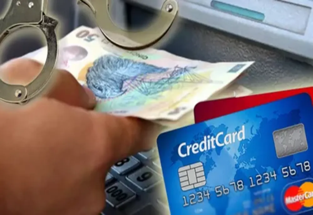Un cuplu de escroci a furat peste 50.000 de lei de pe cardul a doi bătrâni. Cum au procedat cei doi