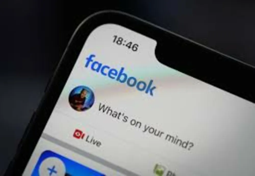 O falsă extensie Chrome sub marca ChatGPT deturnează conturi Facebook pentru publicitate malițioasă