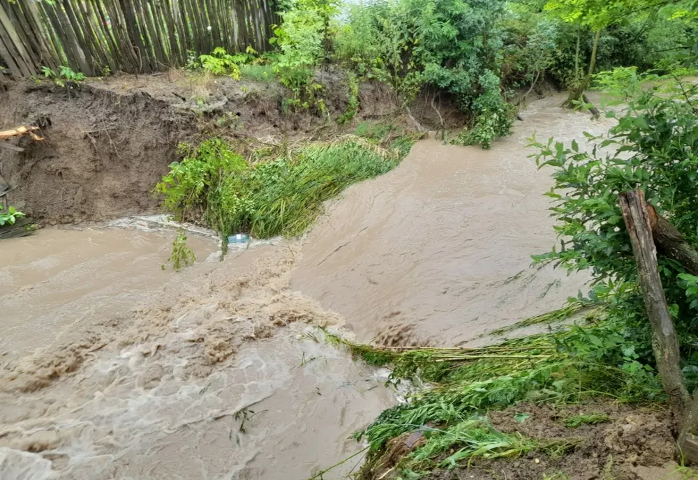 INHGA: Cod galben de inundaţii în 13 bazine hidrografice din 29 de judeţe