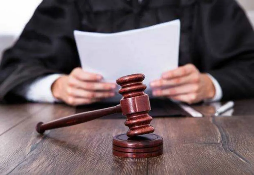 28 DE ANI DE ÎNCHISOARE PENTRU MAMA CARE ȘI-A OMORÂT FIICA DE 9 ANI ÎN GALAȚI. MĂTUȘA ȘI UNCHIUL, CONDAMNAȚI PENTRU COMPLICITATE