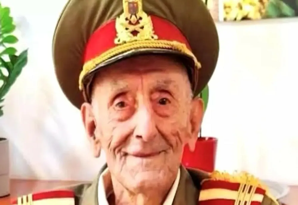 O singură decorație de Ziua Națională: veteranul Ion Vasile Banu, decorat de președintele Nicușor Dan