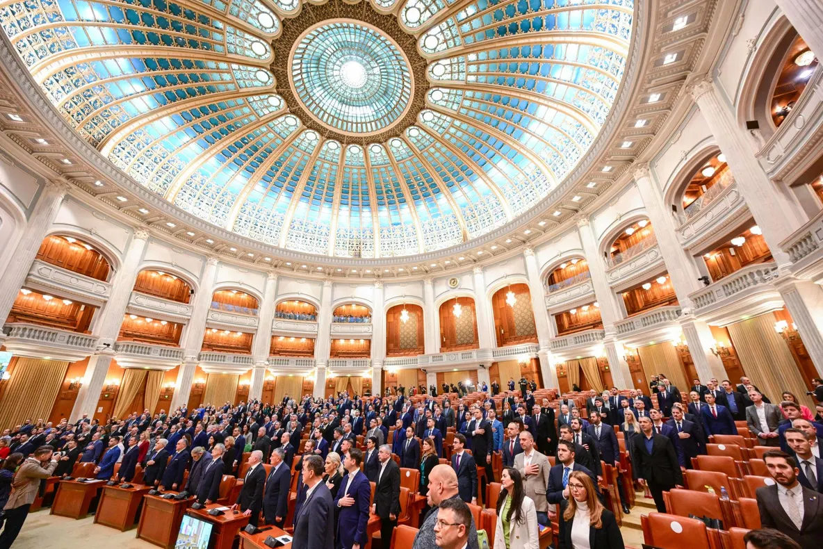 Bugetul pe 2026, pe ultima sută de metri: dezbateri în plenul Parlamentului astăzi, vot decisiv mâine