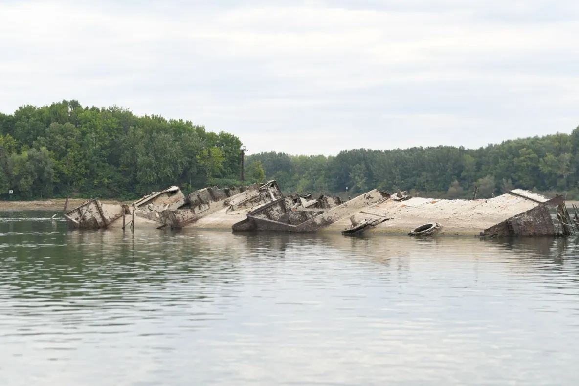 Dunărea a secat atât de mult încât a scos la suprafață nave naziste din al doilea război mondial