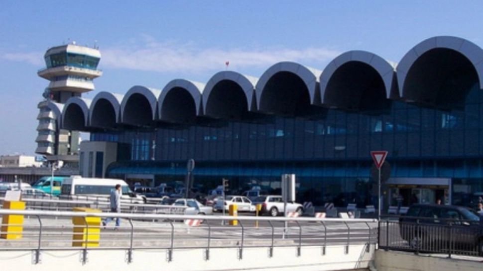 Avionul cu elevii blocați în Dubai ajunge azi în România