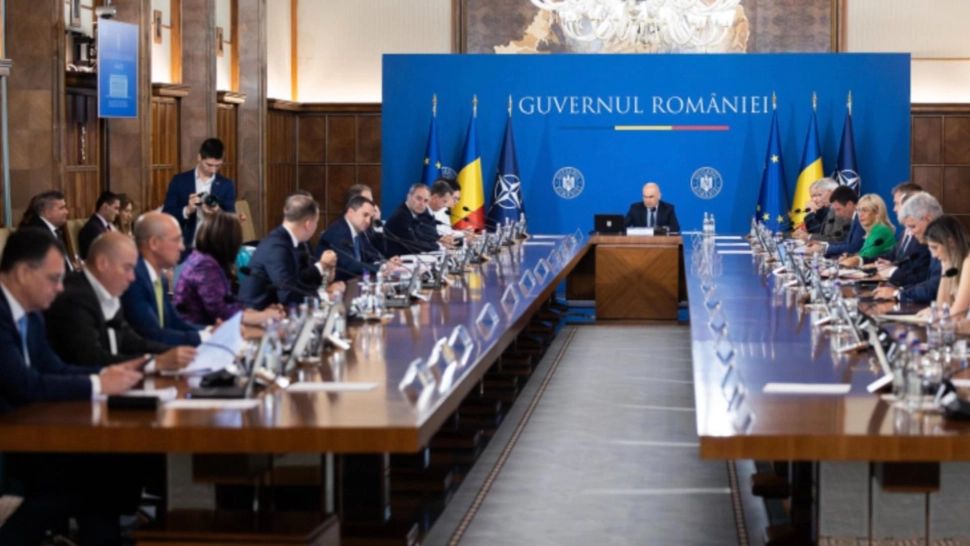 Guvernul intervine pe piața carburanților: urmează să aprobe astăzi OUG și promite soluții suplimentare