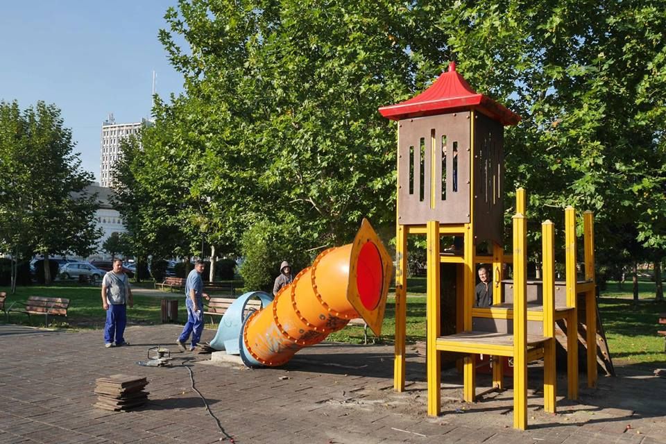 A început modernizarea parcurilor din municipiul Bacău