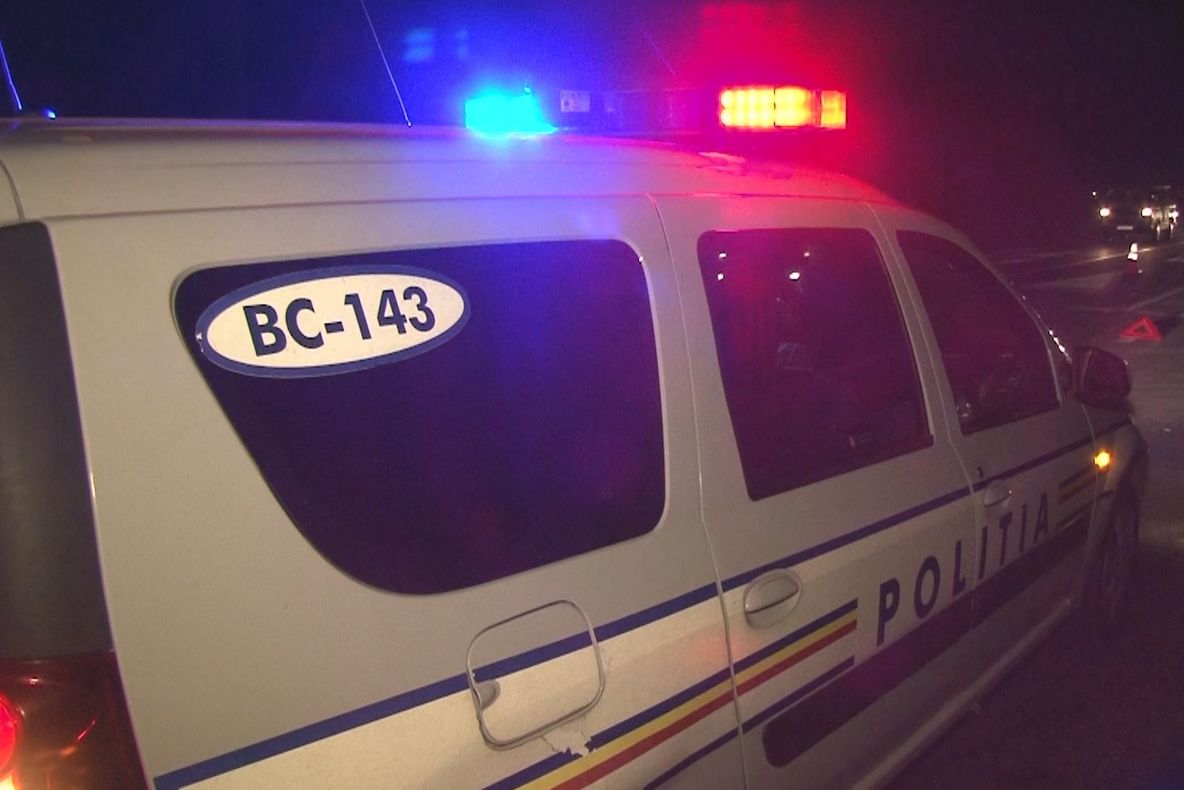 Accident pe fondul oboselii la volan. Șoferul a fost rănit