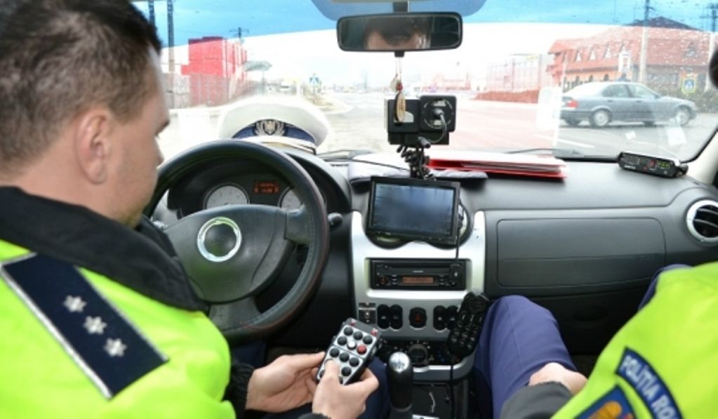 A vrut să ia permisul cu șpagă. Vezi ce sumă i-a pus polițistului în dosar