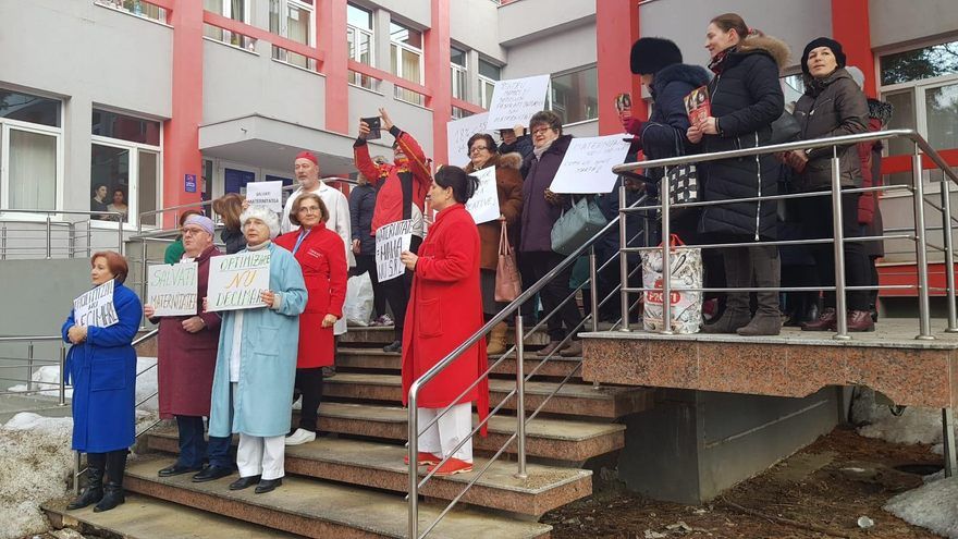 Protest la Maternitatea Bacău. Se propune o reoroganizare drastică