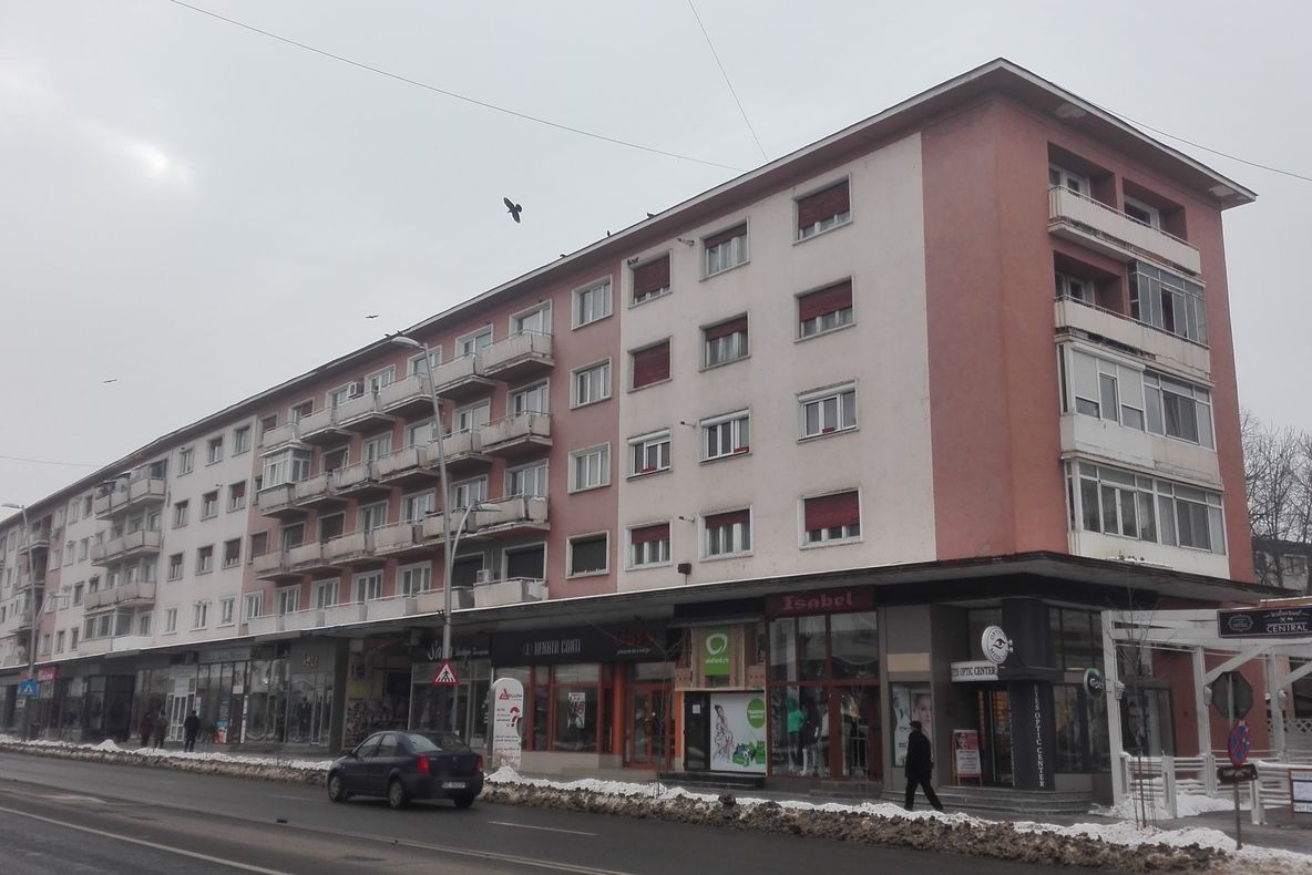 Peste 10 milioane de euro pentru blocurile din centrul Bacăului în pericol de prăbușire