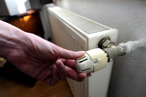Mii de băcăuani vor dormi la noapte în frig! O avarie a lăsat mare parte din oraș fără căldură și apă caldă