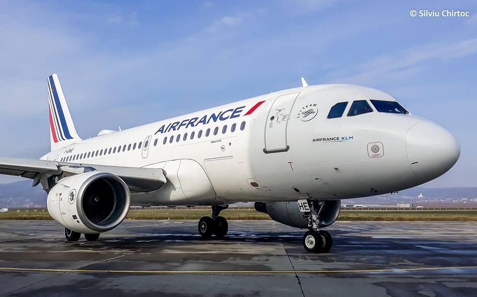 FOTO: Un Airbus de la Air France  a ajuns azi pentru mentenanță la Aerostar Bacău