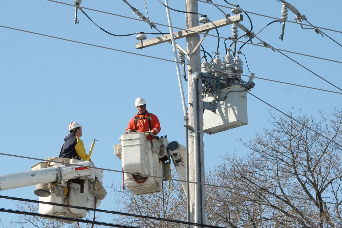 Atenţie, se stinge lumina! O parte din Oneşti, Tg. Ocna şi localităţile limitrofe rămân fără curent electric