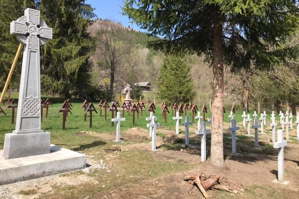 Cimitirul de la Valea Uzului, închis pentru 30 de zile de autoritățile din Harghita