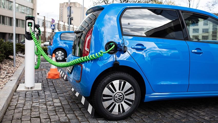Stație de încărcare rapidă a autovehiculelor electrice și în Bacău. Proiectul face parte din “autostrada electrică” ce va lega municipiul Iaşi de București. Au mai fost instalate stații la Târgu Frumos, Roman şi Adjud