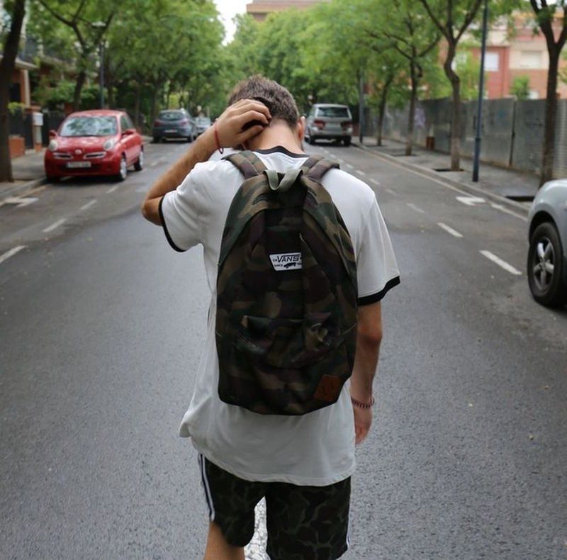 Minor fugit de două zile, adus acasă de polițiștii locali din Bacău. Puștiul era în cartierul Șerbănești cu prietenii