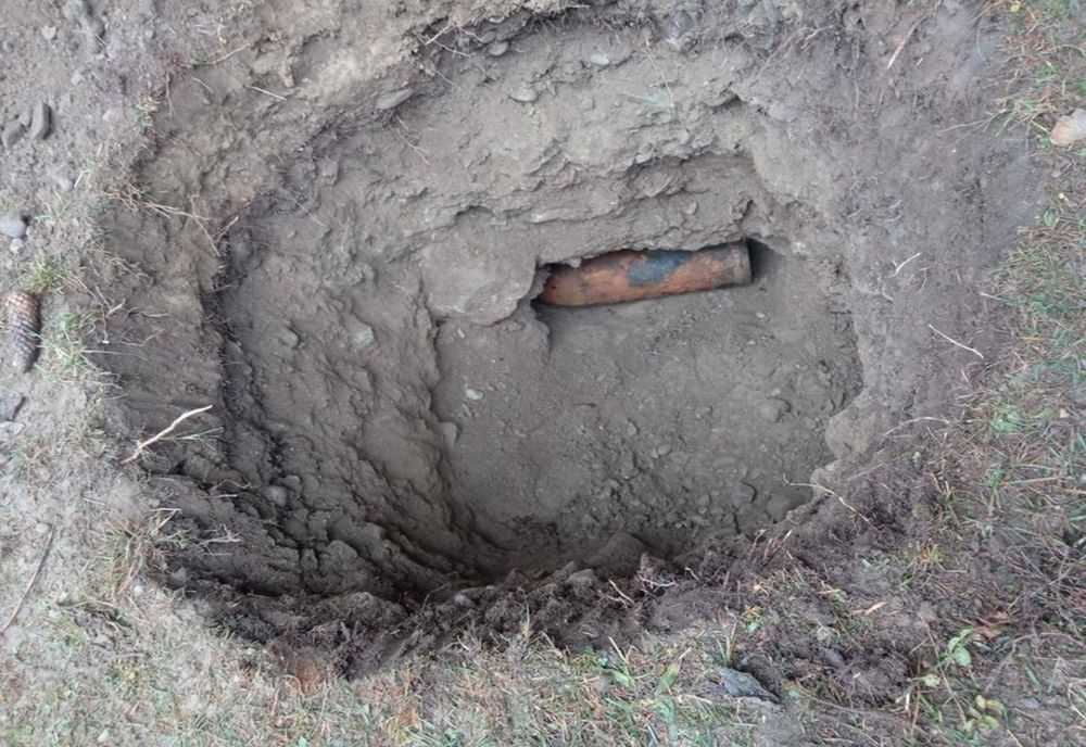 FOTO - VIDEO: Bombă de 50 de kilograme, găsită în albia pârâului Agăș!