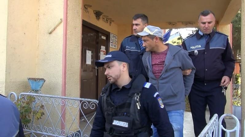 FOTO:Agresorii minorului cu dizabilități au fost arestați preventiv. Cei trei au legat copilul, l-au pus în portbagaj, l-au dezbrăcat și l-au abandonat la marginea pădurii