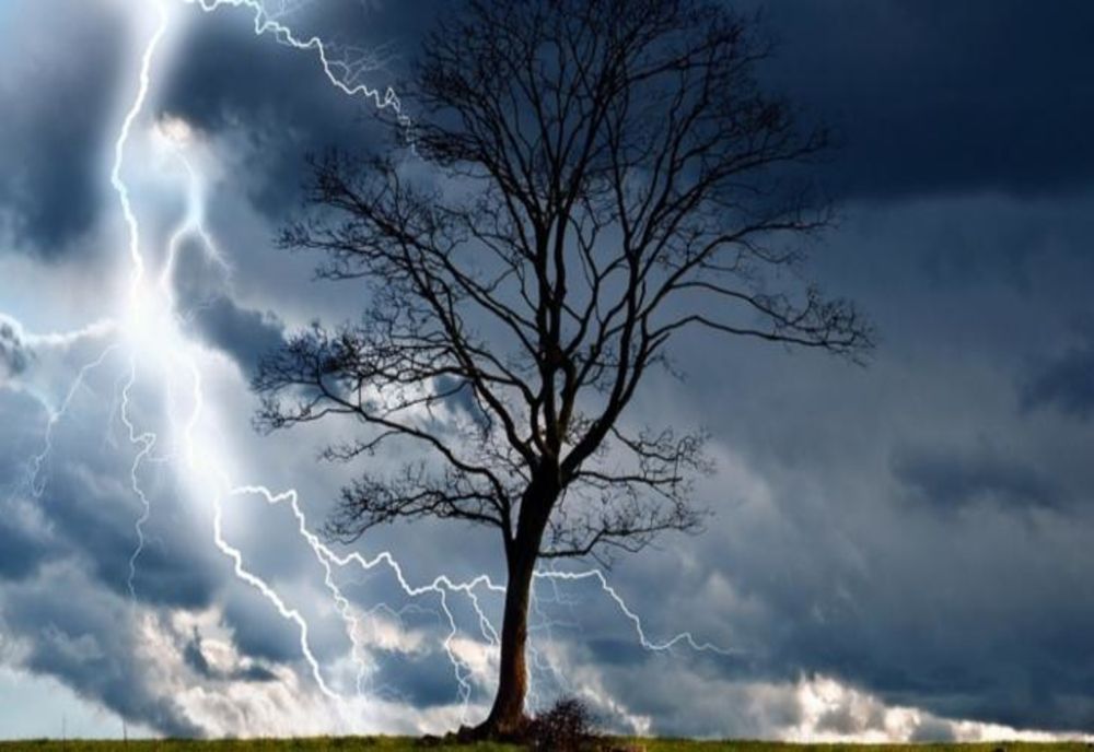 Alertă meteo. România, lovită de fenomene meteo EXTREME: furtuni și grindină