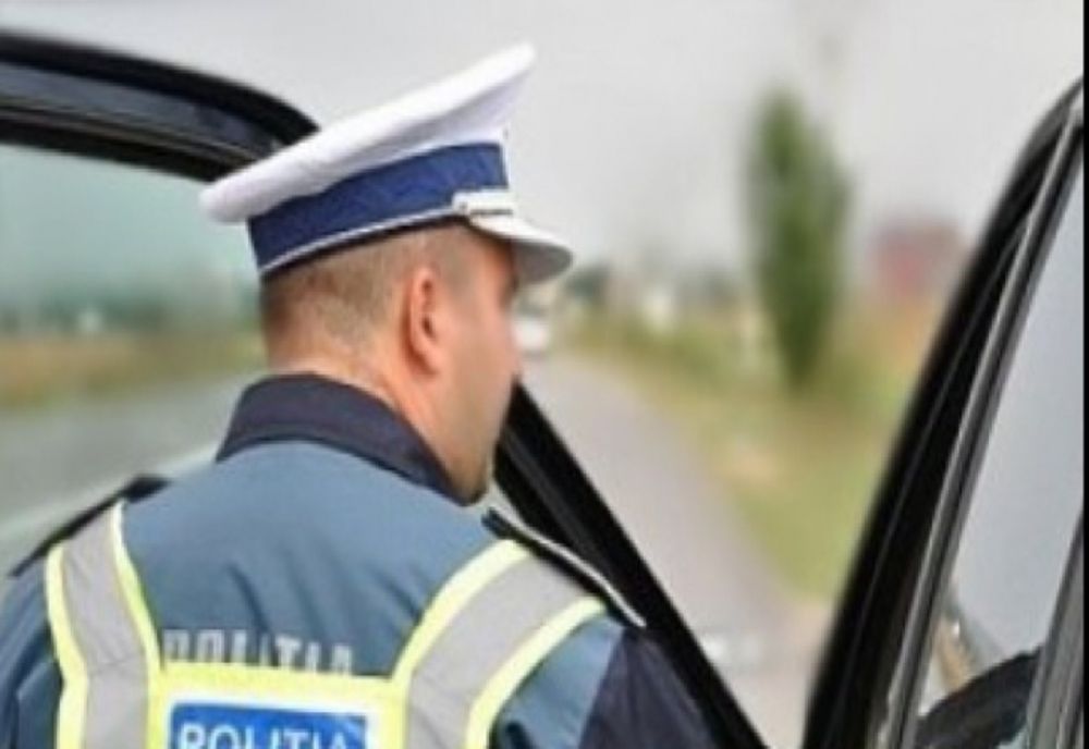 Dosare penale pentru doi tineri teribiliști care s-au urcat la volan fără a avea permis de conducere