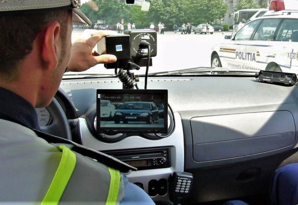 Șoferi vitezomani sancționați de polițiști