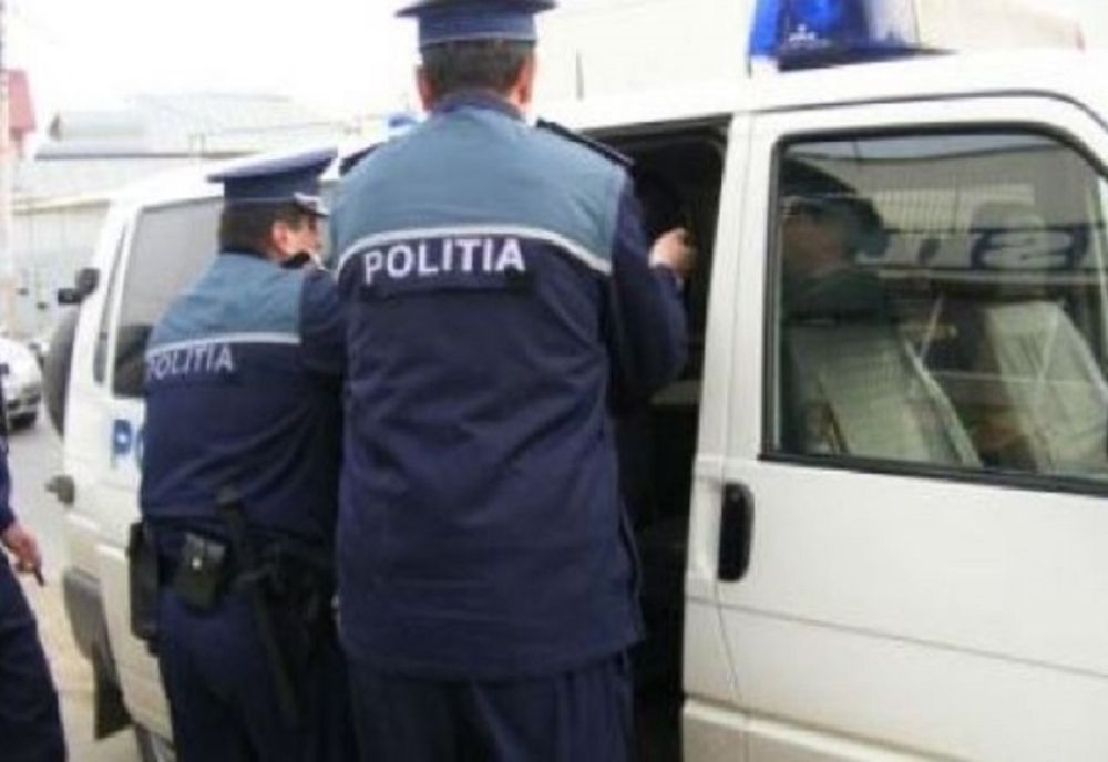 Reținut pentru pornografie infantilă 