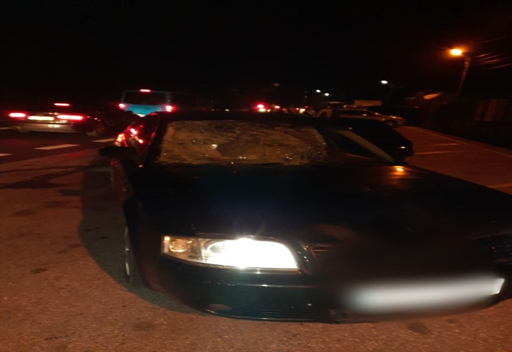 Vâlcea: Un bărbat din Bacău, spulberat de un autoturism pe Valea Oltului. Victima a decedat