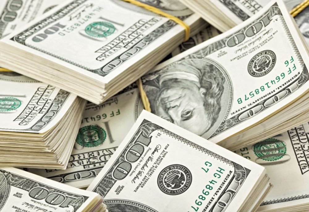 PIB-ul global va depăşi pentru prima dată 100 de mii de miliarde de dolari în 2022