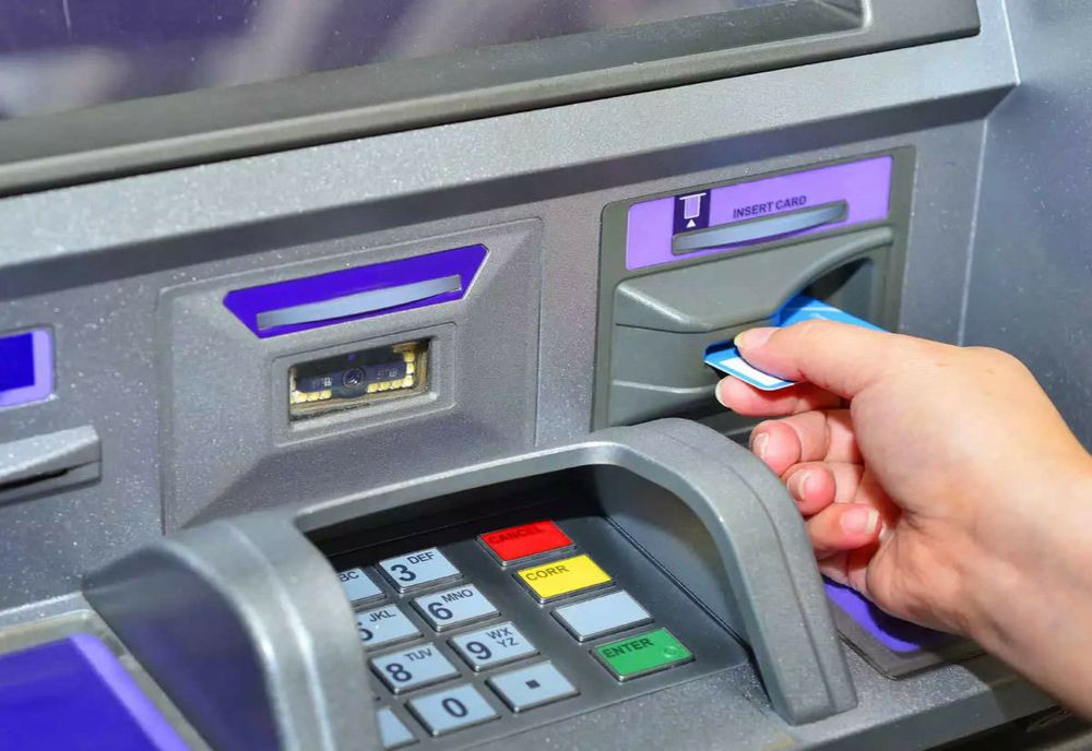 Fiecare român ar putea avea un cont bancar gratuit, fără comisioane
