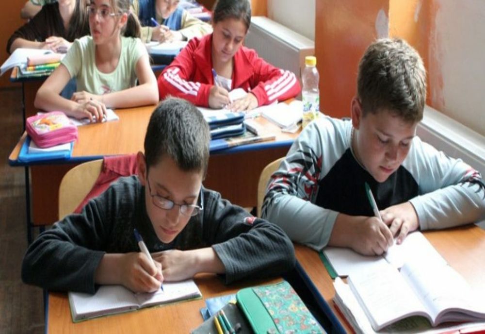 Astăzi, 31 octombrie, elevii revin la școală. Începe al doilea modul, care durează până pe 22 decembrie