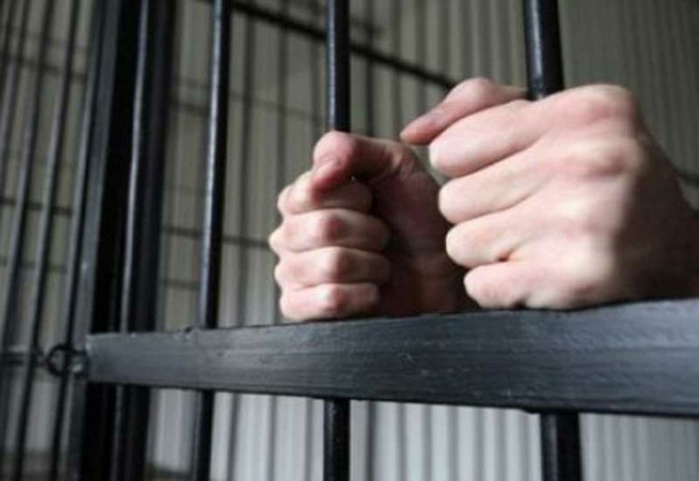 În arest pentru că a încălcat ordinul de protecție! La poliție a sunat o adolescentă