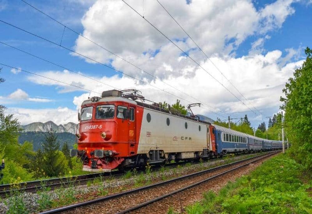 Guvernul, amenințat de NOI PROTESTE! CFR, gata să OPREASCĂ trenurile din circulație - Principalele revendicări