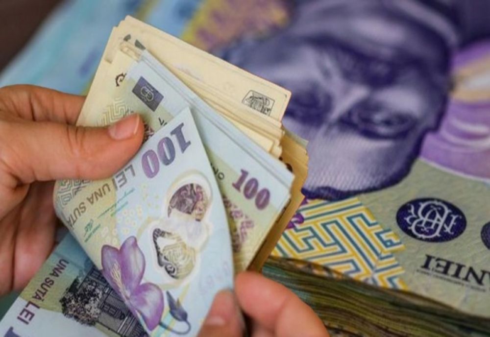 Klaus Iohannis a semnat decretul: cresc salariile unei categorii de angajați