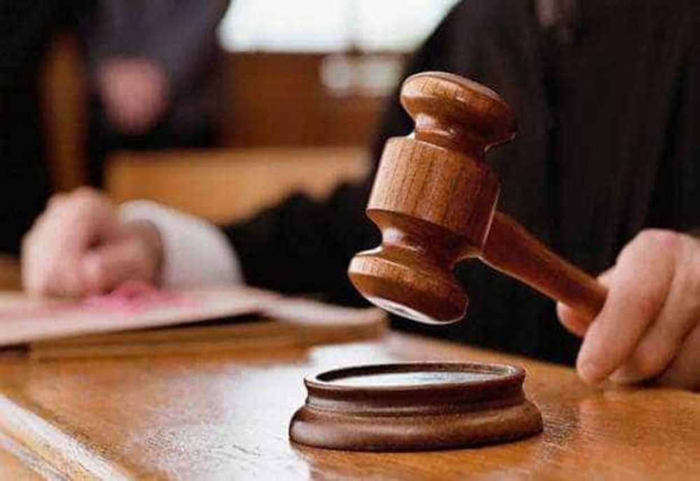 Arhitectul şef, administratorul public şi directorul adjunct al Poliţiei Locale Sector 5, sub control judiciar pentru 60 de zile