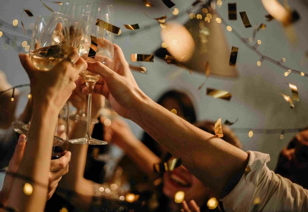 Cum scapi de marea mahmureală de după Revelion. 12 trucuri care te vor face să te simți ca nou
